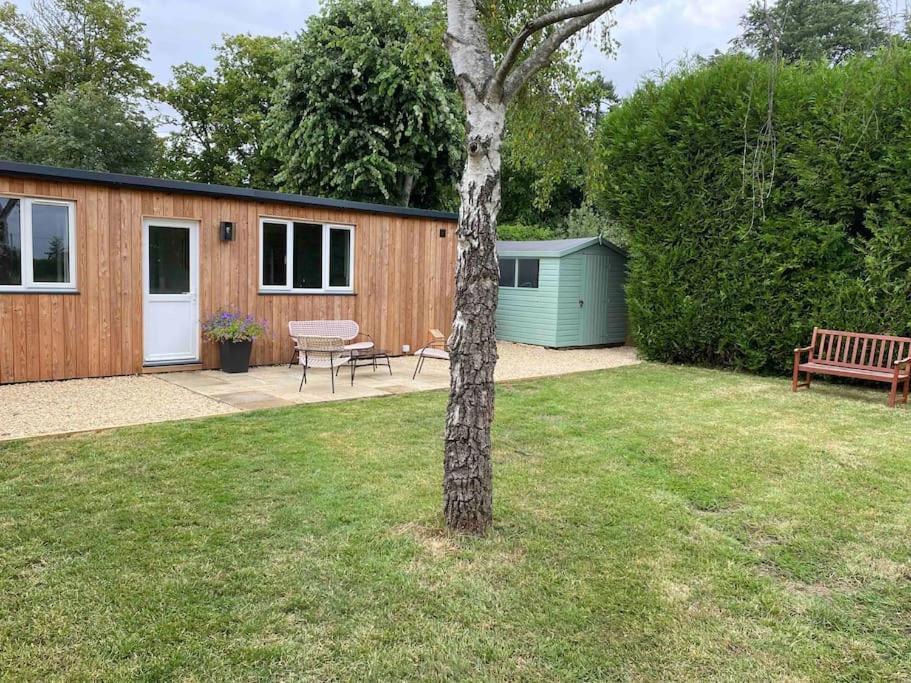 Larks Leaze Lodge, Steeple Ashton, Wiltshire Trowbridge Exteriér fotografie